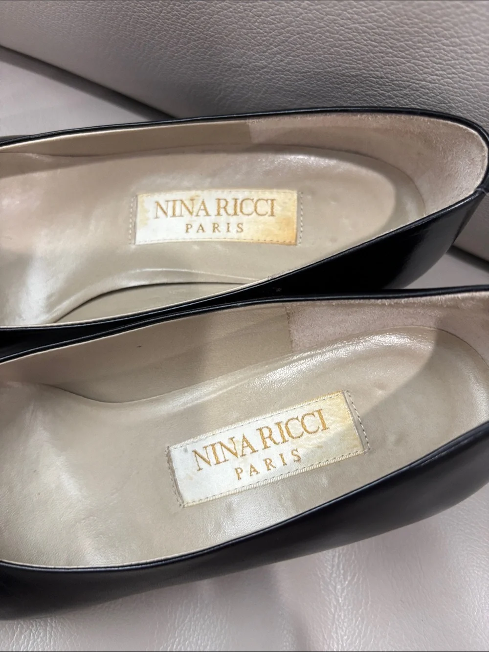 Nina Ricci Paris Black Leather Pointed-Toe Kitten Heels - Women